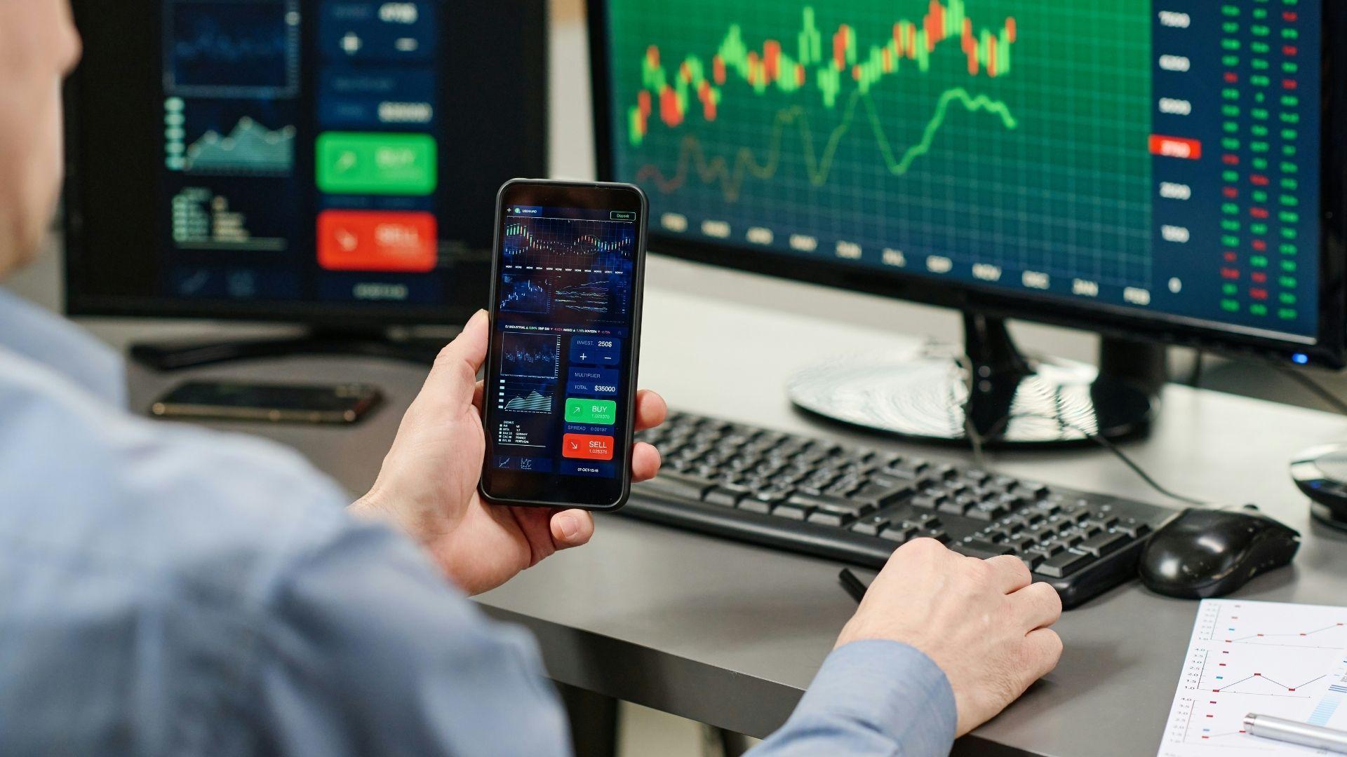 Stock Trading Apps: Retention Metrics That Matter More Than Daily Active Users